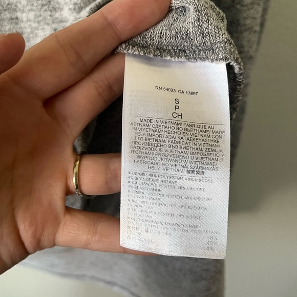 Banana Republic Drapey Pocket Scoop Neck in Heather Gray Women’s Size S - Picture 8 of 12